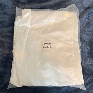 Twin Mattress Cover (39x75x3) – NEW - cover for bed foam topper